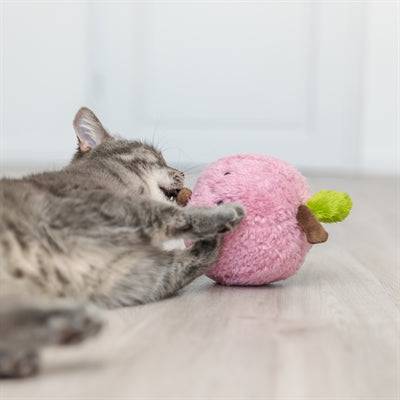 Trixie XXL Peach Plush Toy for cats with American catnip, 20 cm, soft and cuddly leksaker for feline play and enrichment.