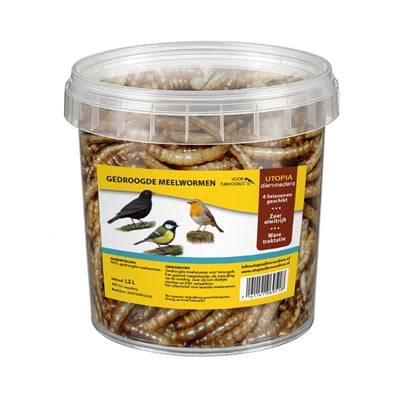 Utopia Torkade Mjölmaskar dried snack, natural insect protein snack in clear packaging with product label.