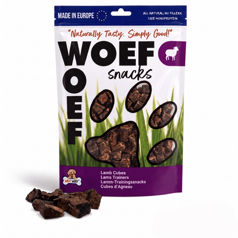 Woefwoefsnacks natural lamb puppy training treats in 100g package, hondenkoekjes for puppy training and rewards.